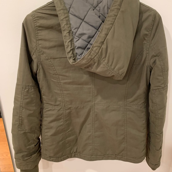 Aritzia army green jacket waist length - Picture 3 of 3
